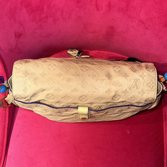 Louis Vuitton Limited Edition Creme Monogram Underground Messenger Bag - Picture 5 of 16